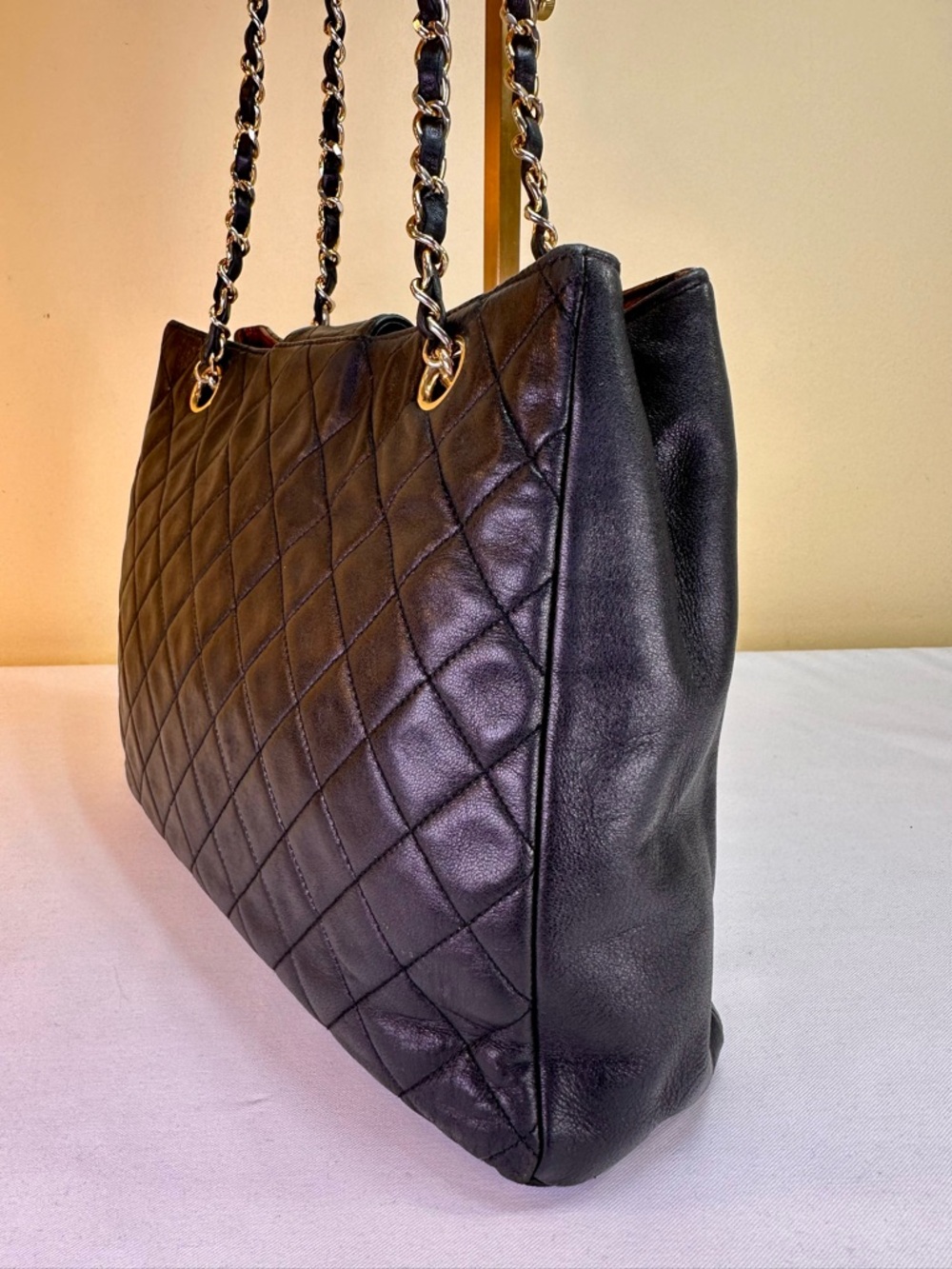 CHANEL CC Lambskin Quilted 24K goldplated HDW shoulder Series #4 1996-1997 COA - Picture 9 of 16